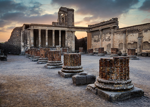 Pompeii Pillars