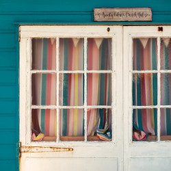Aunty Ednas Beach Hut