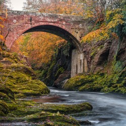 Gannochy Bridge in Autumn