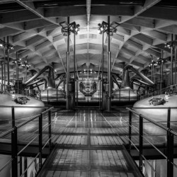 Scottish Whisky Distillery - Black and White Edition