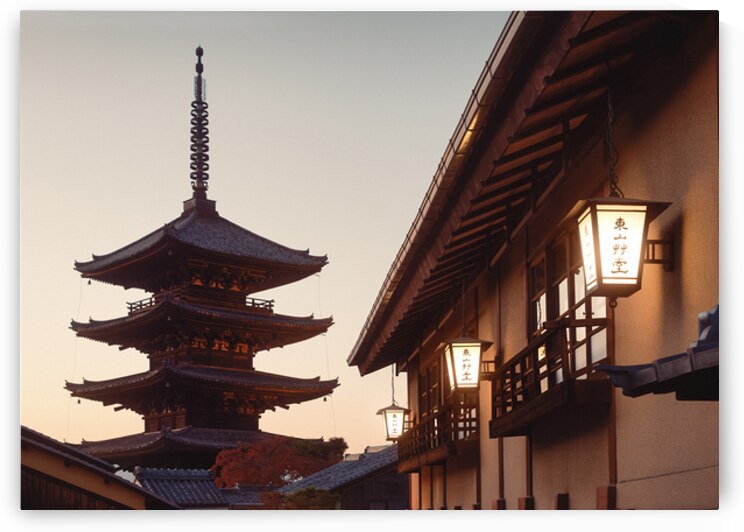 Yasaka Pagoda by Dave Bowman