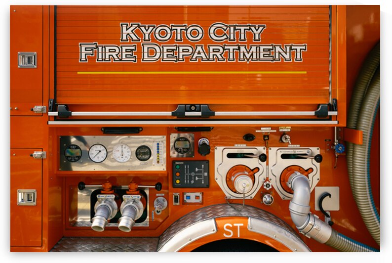 Kyoto City Fire Engine by Dave Bowman