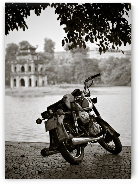 Old Honda in Hanoi by Dave Bowman