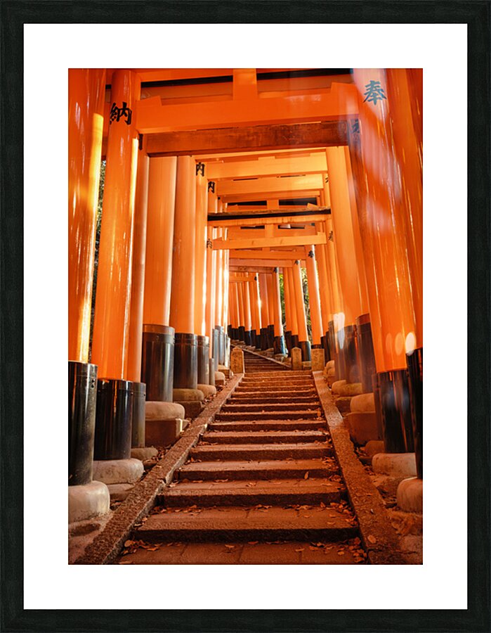 Torii Ascent at Fushimi Inari Impression et Cadre photo