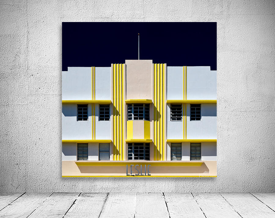 Leslie Hotel Wall Preview